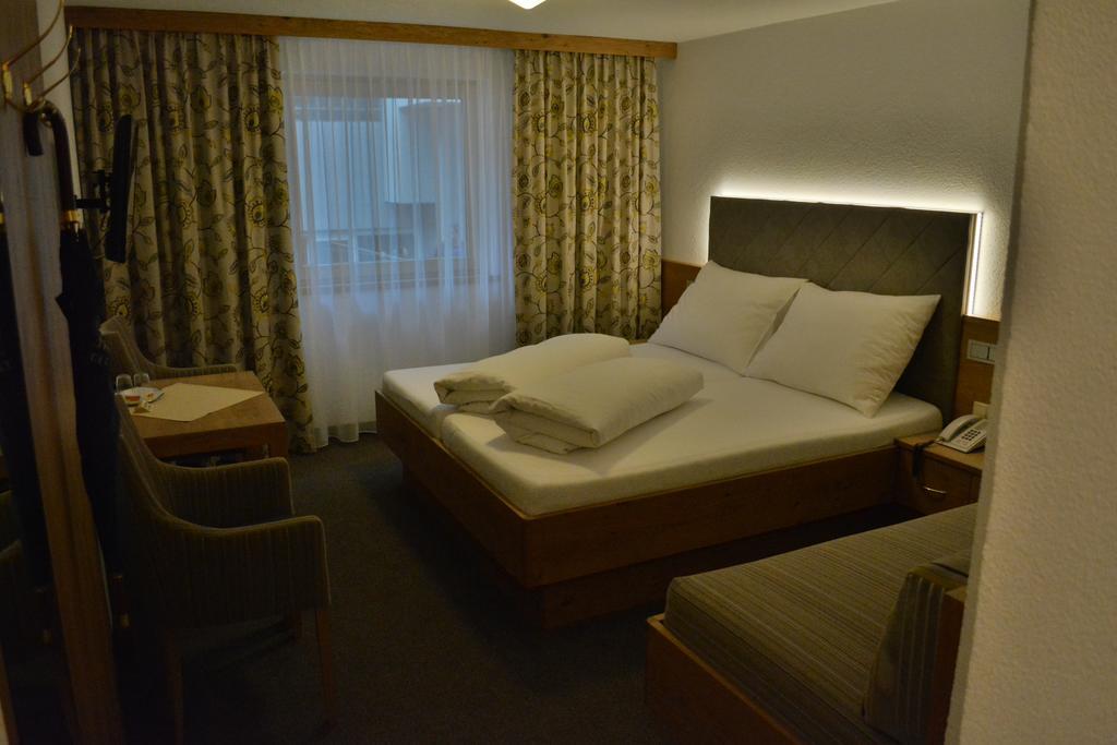Hotel Maria Theresia イシュグル エクステリア 写真